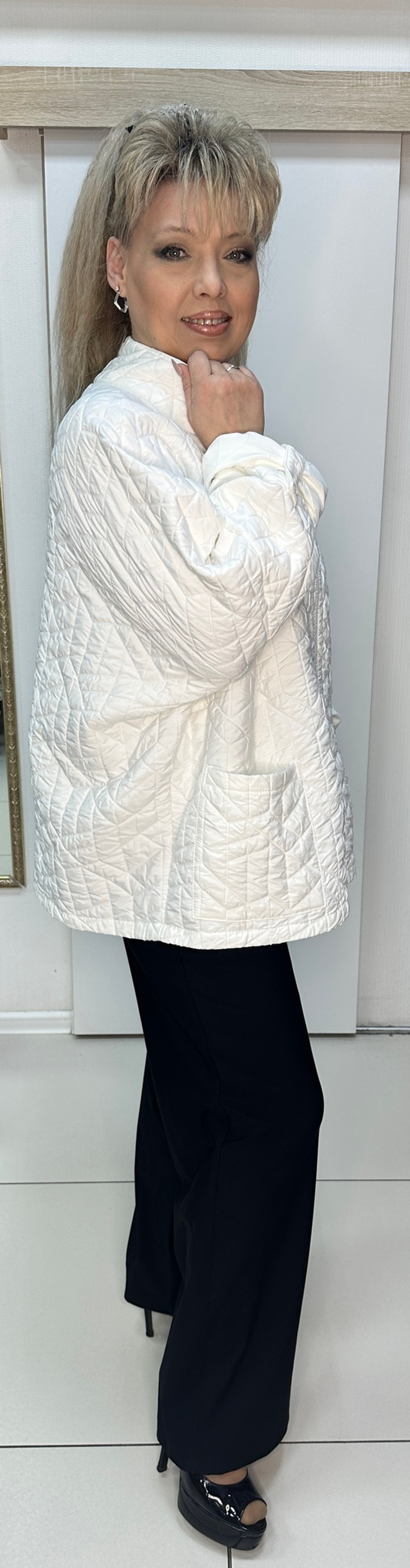 Белая стеганная куртка-жакет "зефирка"