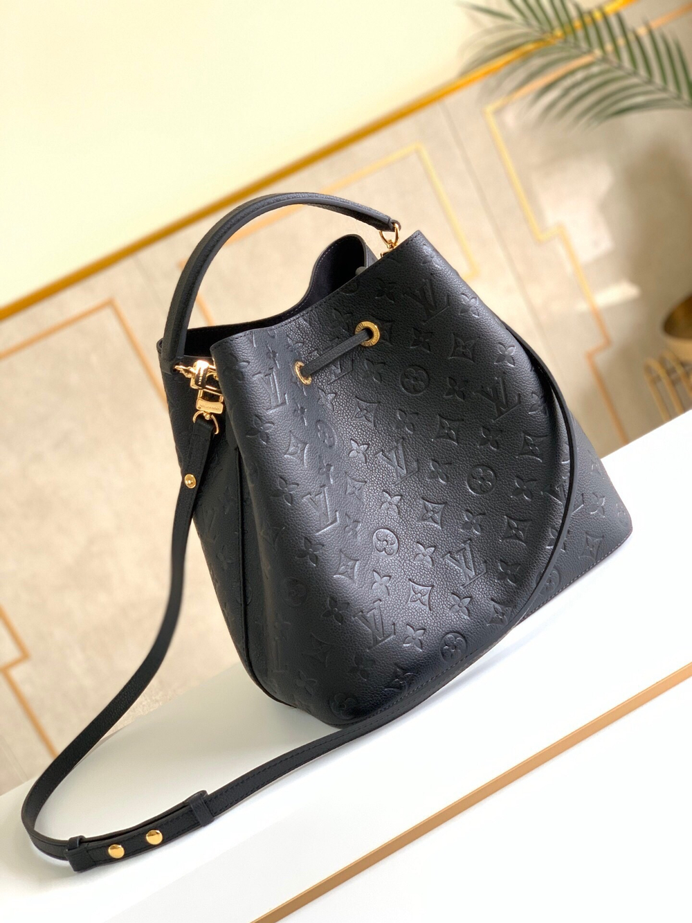 Louis Vuitton NeoNoe MM