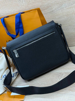 Сумка-мессенджер Louis Vuitton