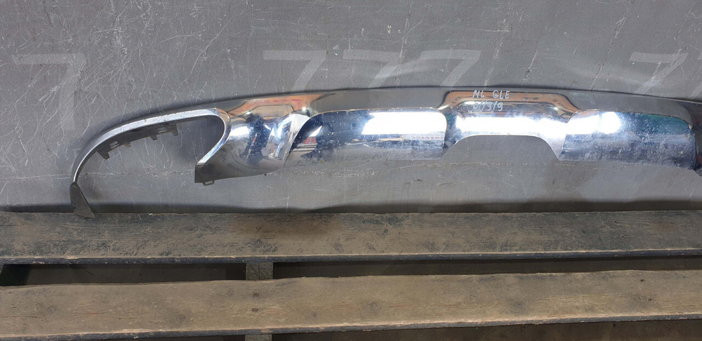 Накладка юбки заднего бампера Mercedes GLE (C292) 15-19 Б/У Оригинал A2928840200