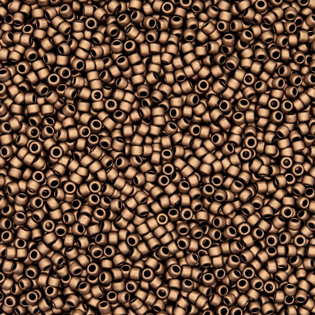 Японский бисер TOHO Round 15/0 (№221F), металлизированный, непрозрачный матовый
