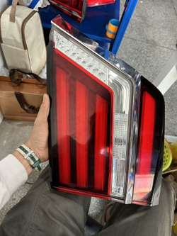 Задний фонарь (стоп-сигнал, поворотник) Honda Elysion