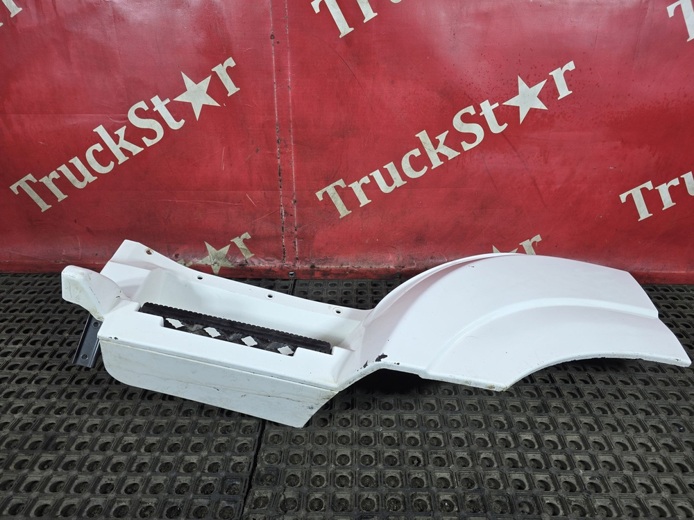 Корпус подножки левый