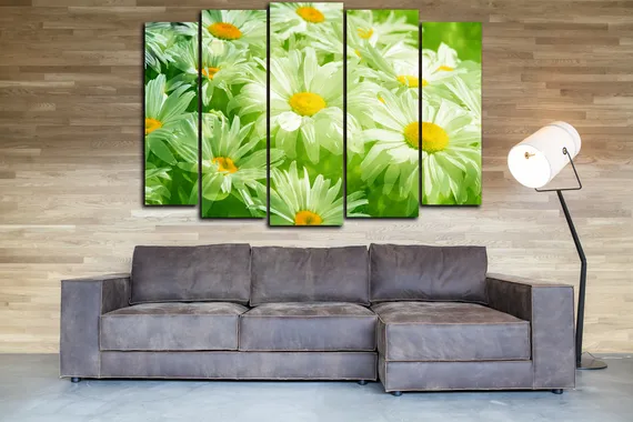 Модульная картина "Ромашки в зеленых тонах"