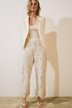 ZARA ДЖИНСЫ TAPERED СО СРЕДНЕЙ ПОСАДКОЙ И ЦВЕТОЧНЫМ ПРИНТОМ — ZW COLLECTION, БЕЖЕВЫЙ