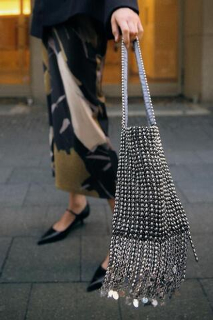 ZARA СУМКА С ПЛЕЧЕВЫМ РЕМНЕМ И МЕТАЛЛИЧЕСКИМИ ДЕТАЛЯМИ, СЕРЫЙ