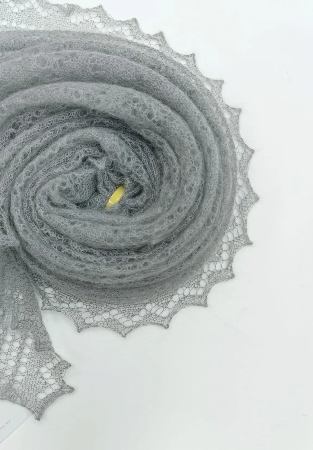 Оренбургский пуховый палантин П3-15050-03 серый