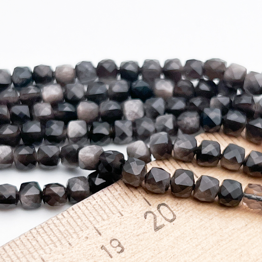 Обсидиан "Серебристый" бусины, куб, размер около 3,9-4,1 мм, цена за 23-24 шт (1/4 нити)