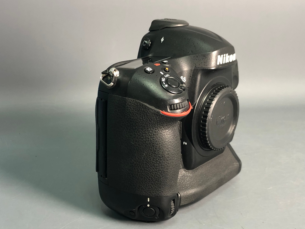Nikon D4s 519.000 кадров