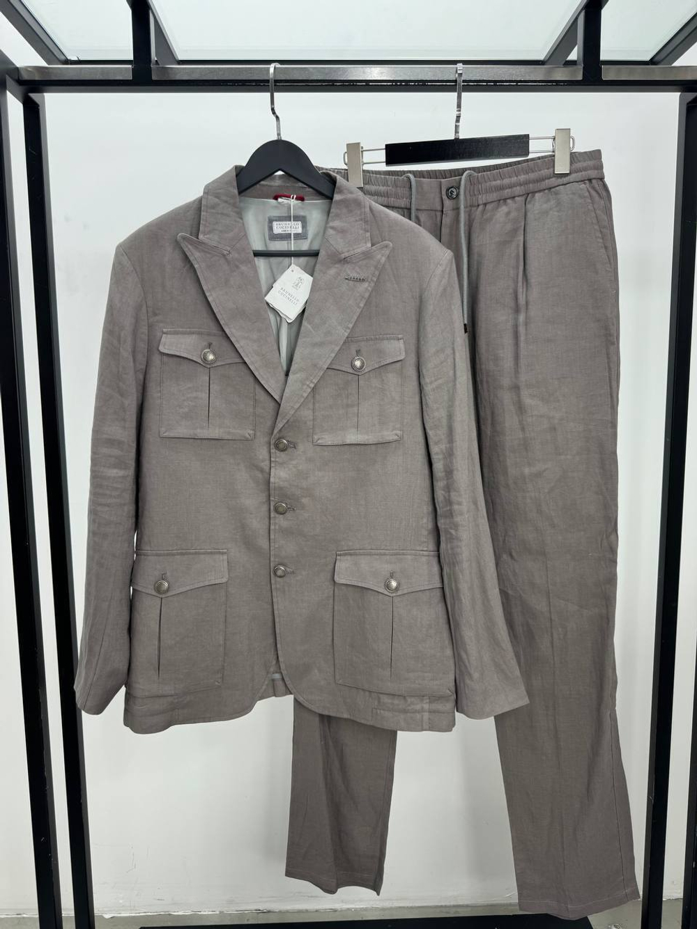 Льняной костюм Brunello Cucinelli