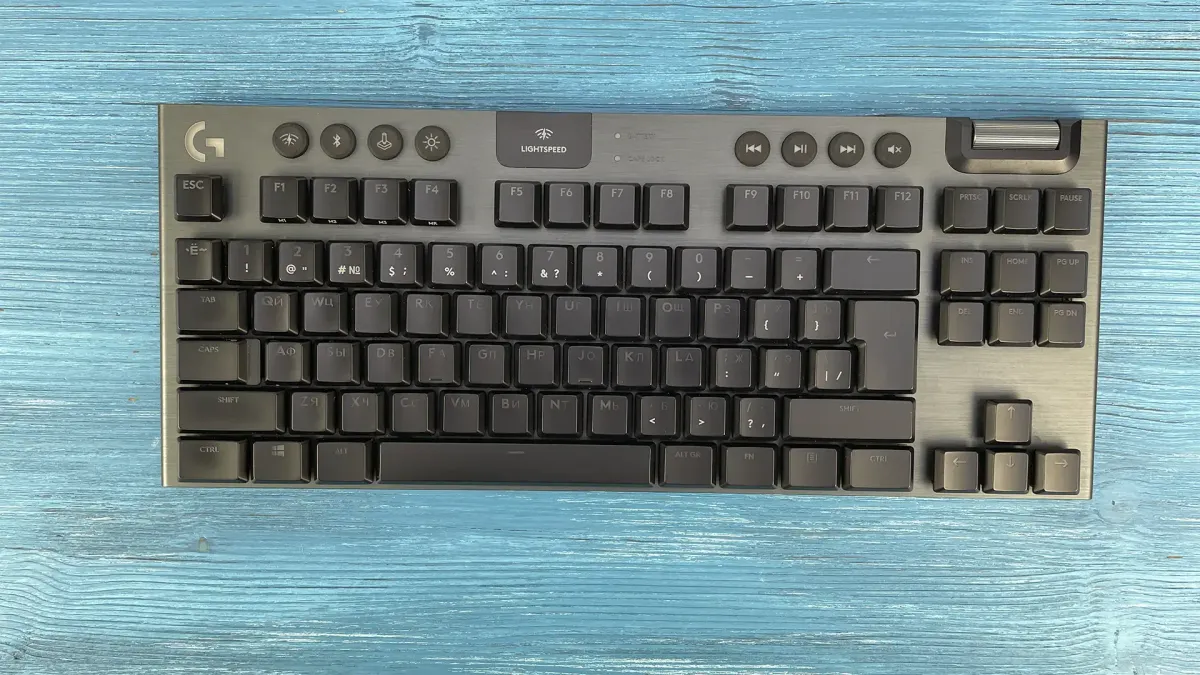 Logitech G915 — купить на сайте профессиональных клавиатур Geekboards