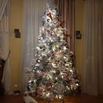 Заснеженная ель с гирляндой «Россо» теплый свет (Литая+пвх) 240 см / 2,4 м