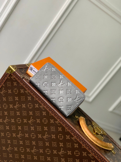 Louis Vuitton Zippy Wallet