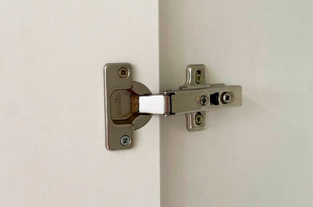 Шкаф трехдверный "Ева" 105.02 (Белое дерево/Белый матовый) 1200*500*2100