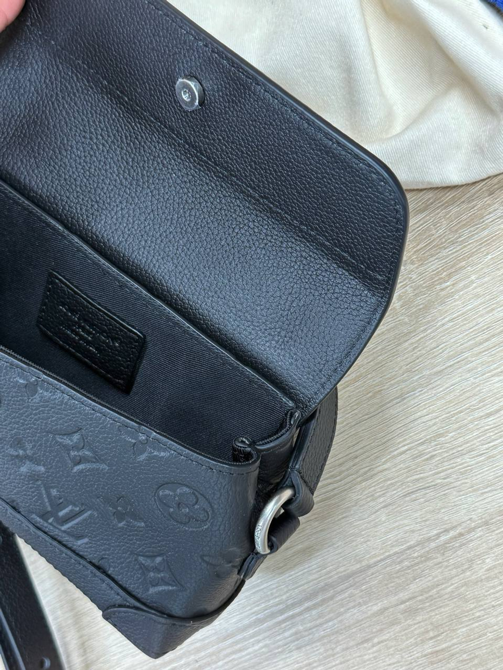 Сумка-мессенджер Louis Vuitton