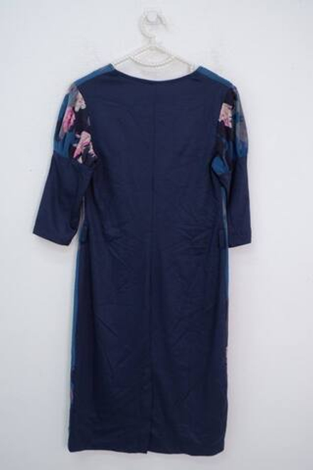 Платье женственное с цветами 40-42 размер