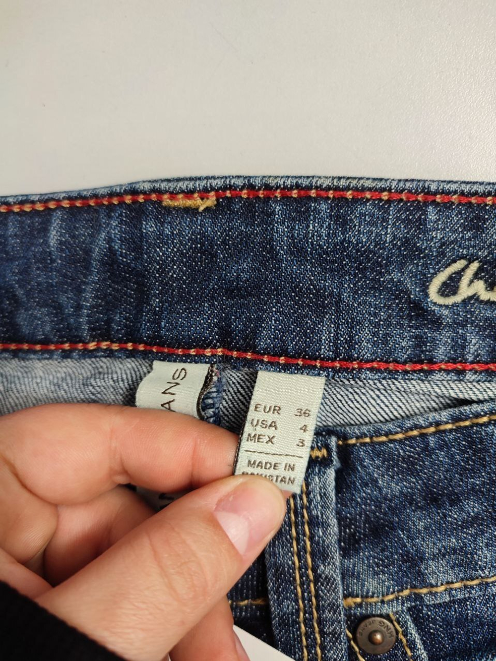 Джинсы Mango с потертостями 42 размер