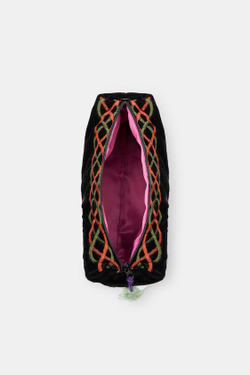 ZARA СТЕГАНЫЙ БАРХАТНЫЙ НЕСЕССЕР С ВЫШИВКОЙ ЦВЕТОВ, ЧЕРНЫЙ