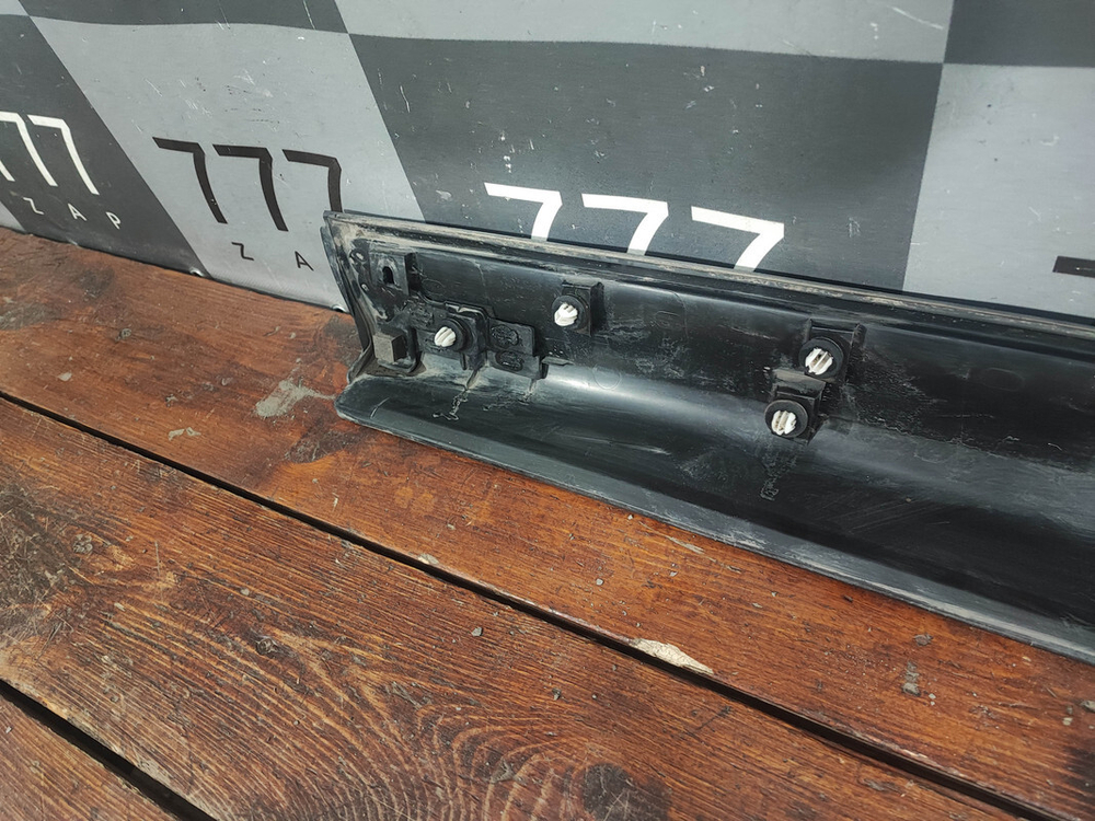 Накладка двери передней правой Mazda CX-5 2 (KF) 17-нв Б/У Оригинал KB7W51RA1