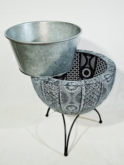 Кашпо Патио серое среднее