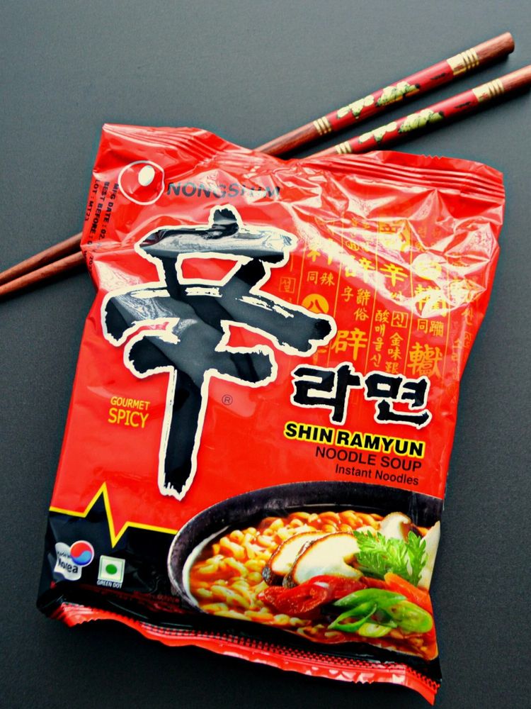 Лапша быстрого приготовления Nongshim Shin Ramyun 120 г, 6 шт