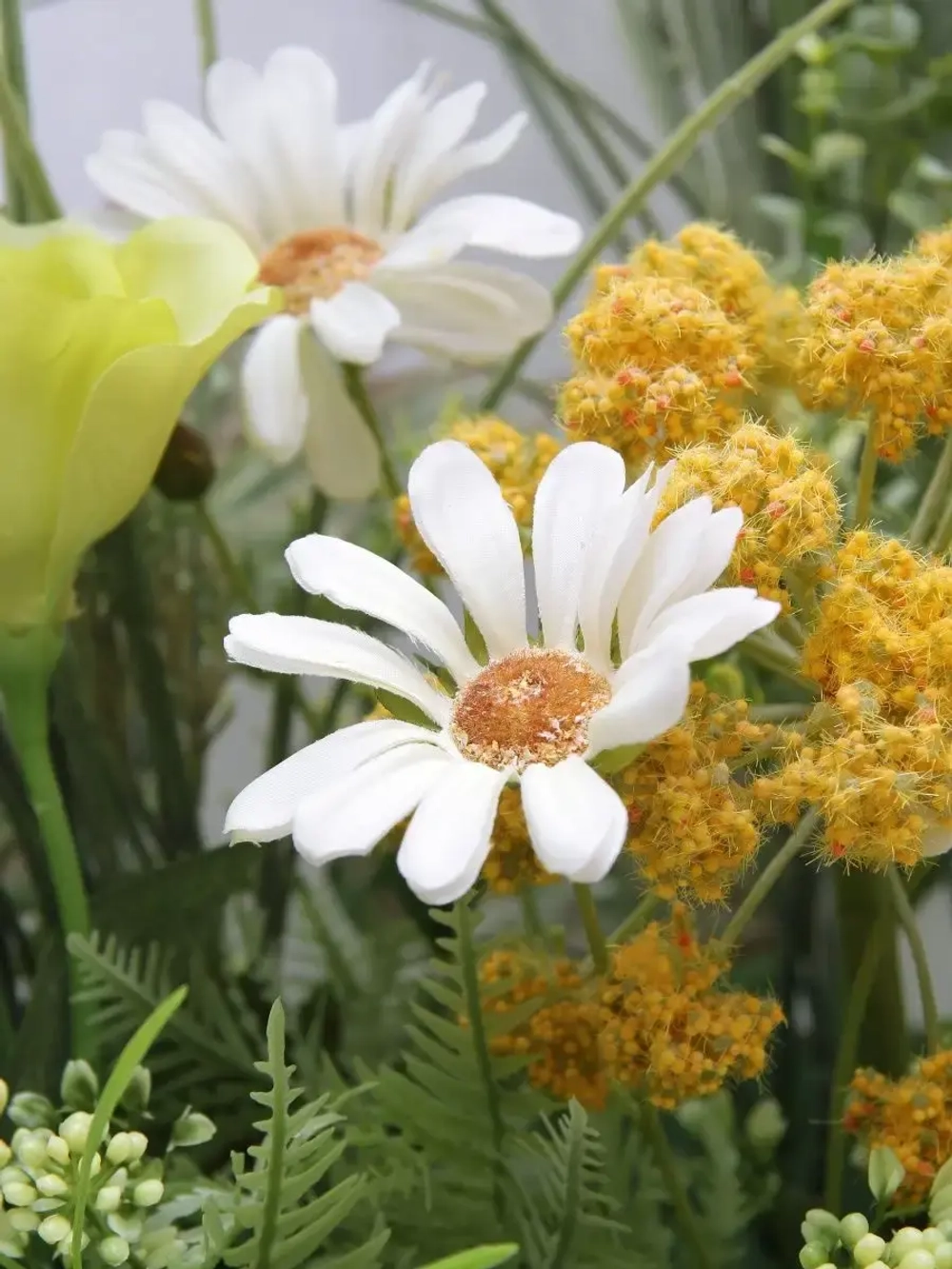 Искусственные цветы для декора в кашпо