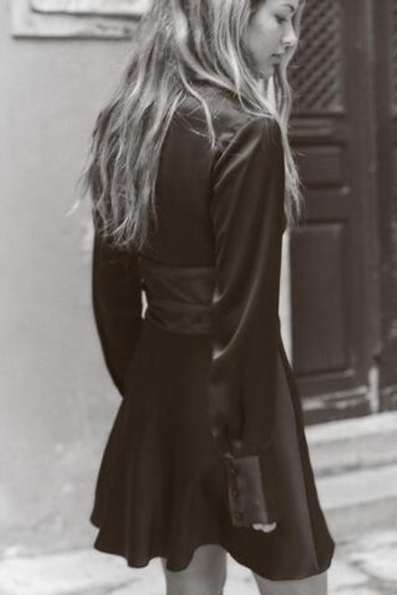 ZARA КОРОТКОЕ АТЛАСНОЕ ПЛАТЬЕ, ЧЕРНЫЙ