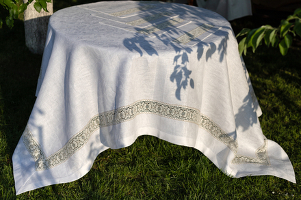 Скатерть из жаккардового льна