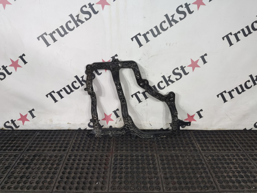 Кронштейн фары правой 2023г