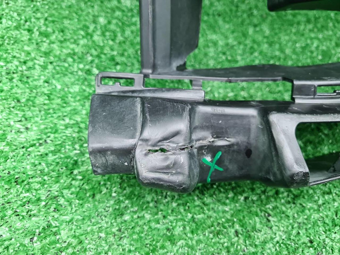 Кронштейн переднего бампера LH BMW 5er G30 (17-20)