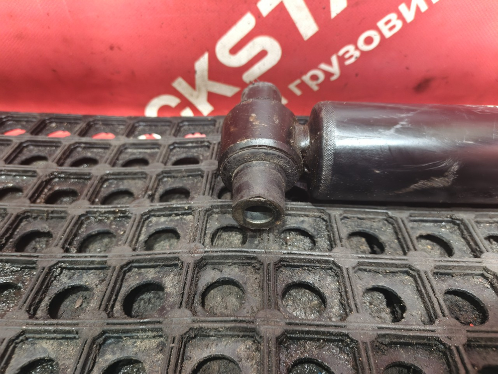 Амортизатор передний