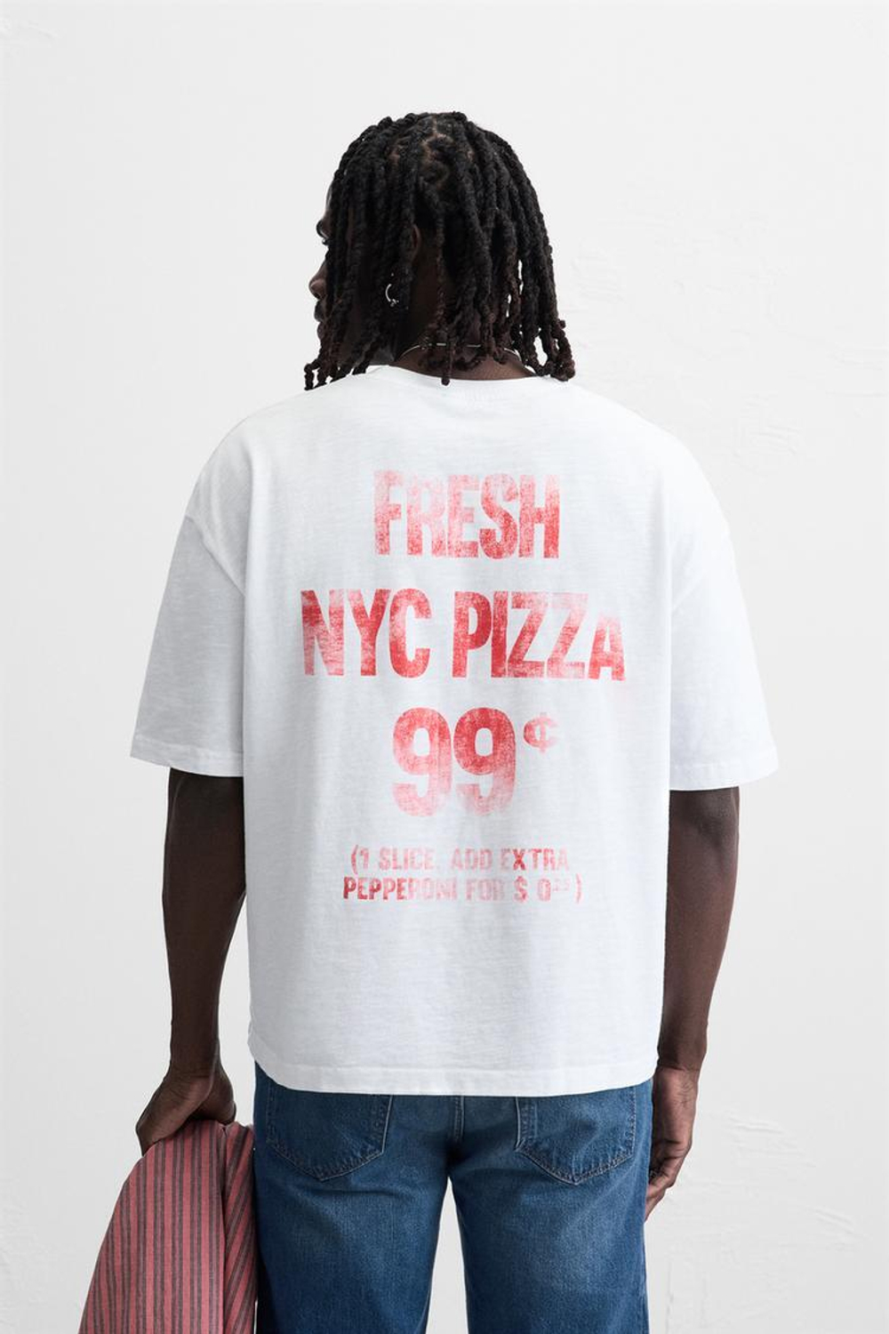 ZARA ФУТБОЛКА С ПРИНТОМ НА КАРМАНЕ, ЖЕЛТОВАТО-БЕЛЫЙ