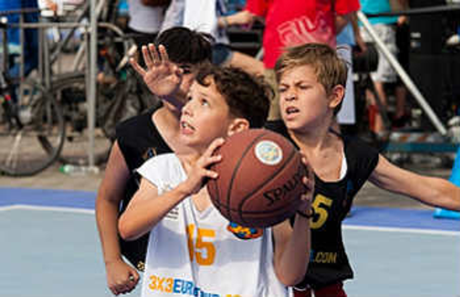 Spalding TF-500 стал официальным мячом европейского чемпионата FIBA 3x3 в 2013 году