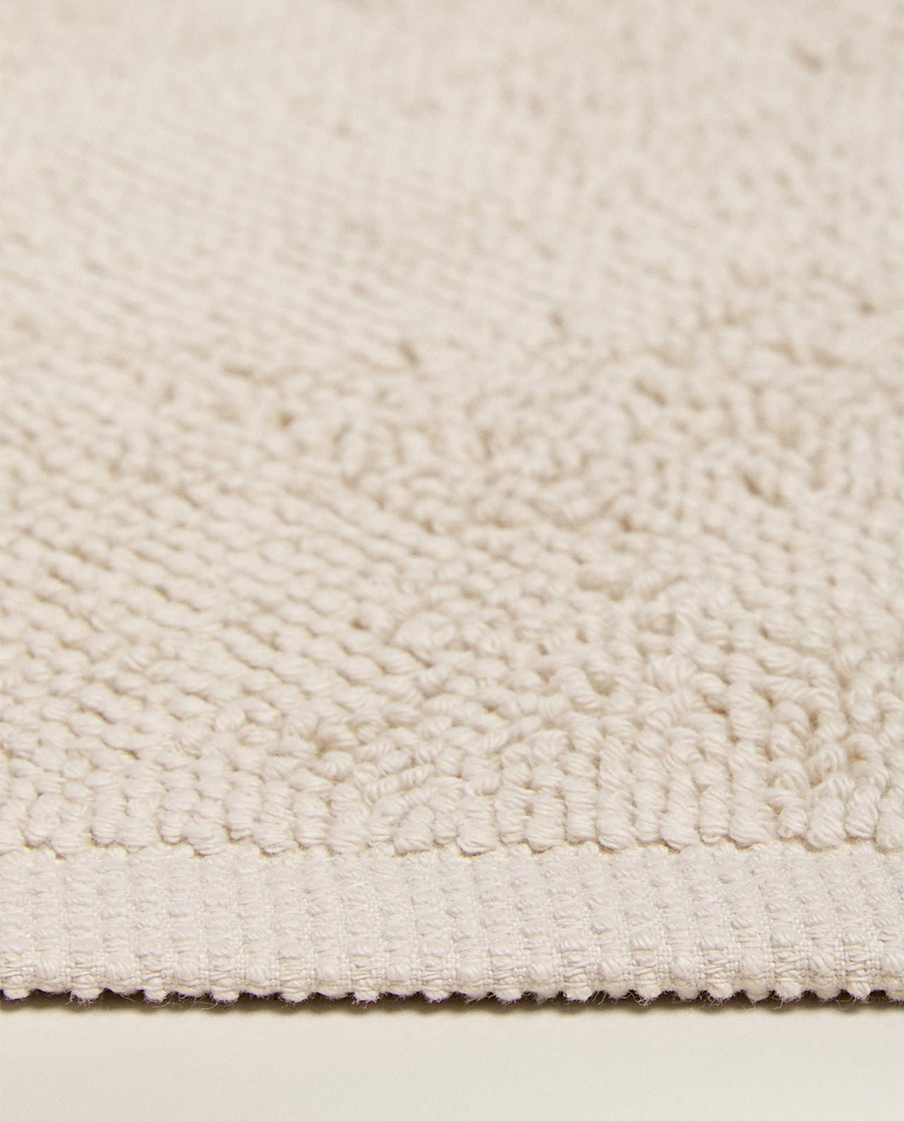 Zara Home - Гладкий нескользящий коврик для ванной, бежевый, 50x70 см