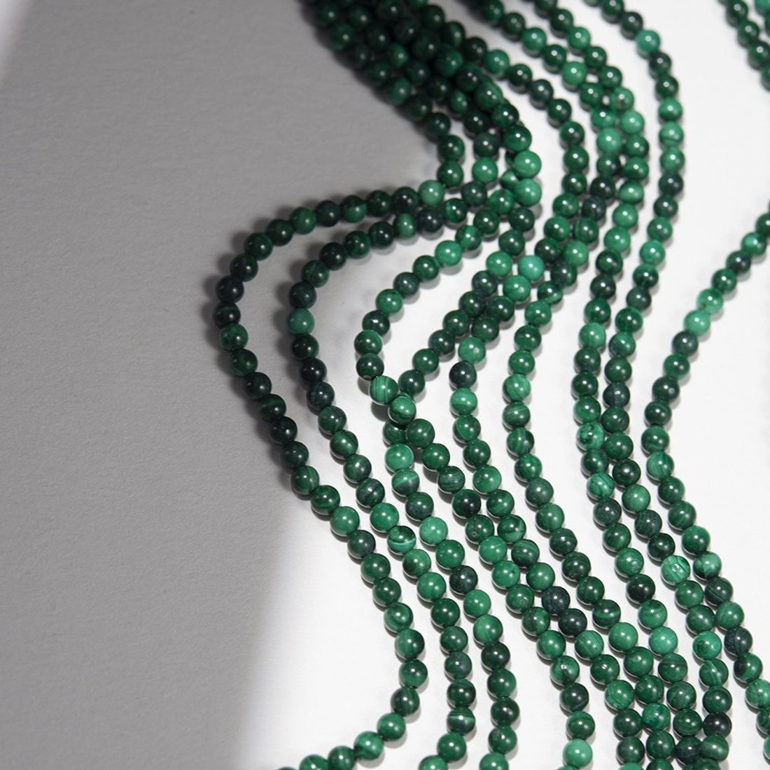 Малахит натуральный, бусины в форме шара 3,2мм
