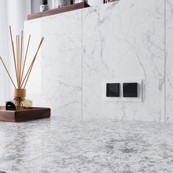 Розетка влагозащищенная с заземлением и со шторками, без рамки с крышкой Werkel черный акрил W1171248