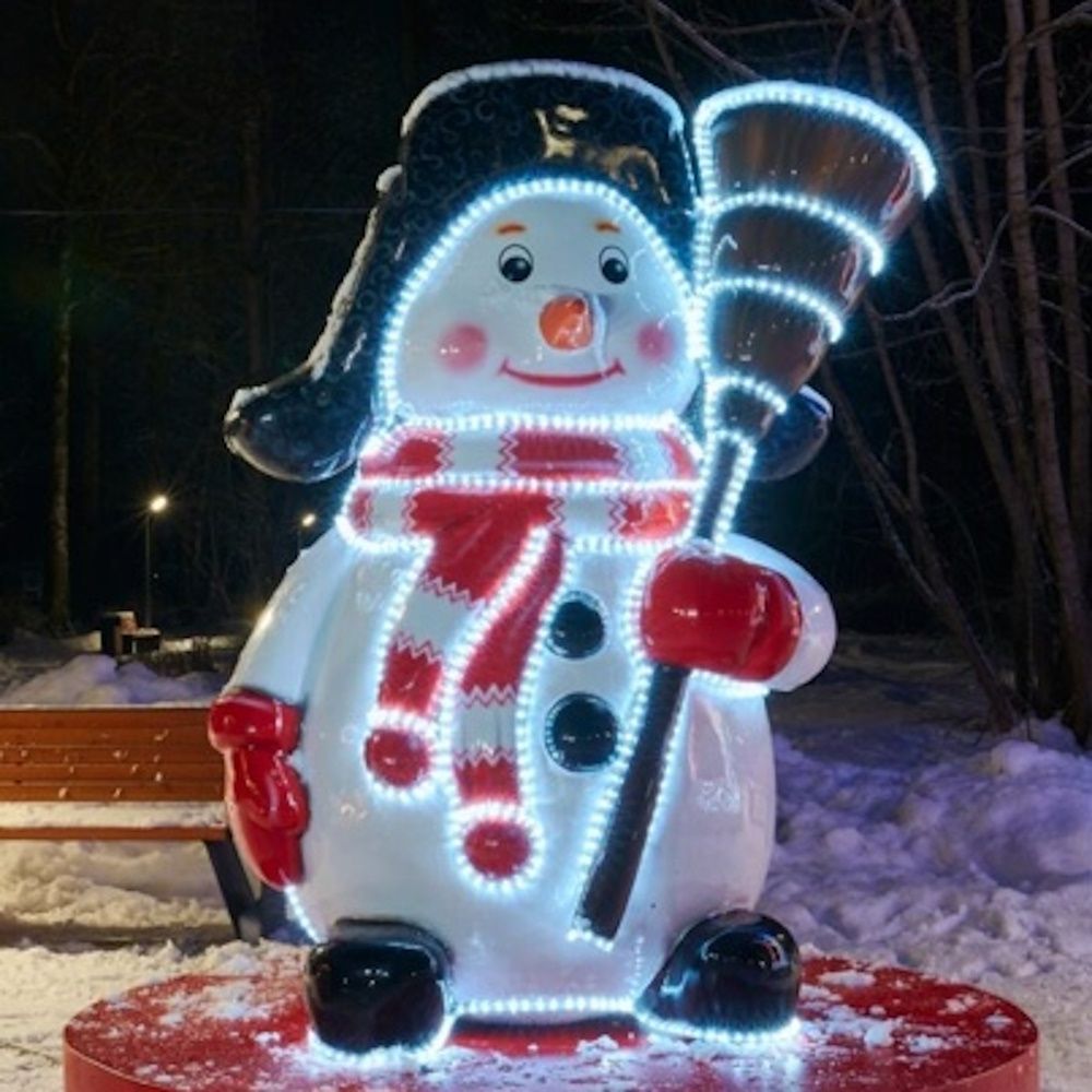 Уличная фигура "Снеговик с метлой"