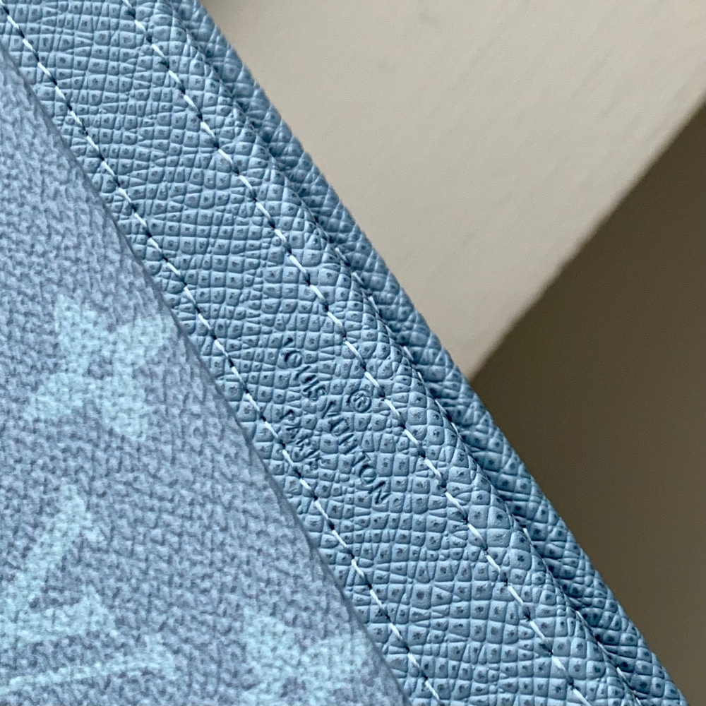 Louis Vuitton Gaston Wearable Wallet