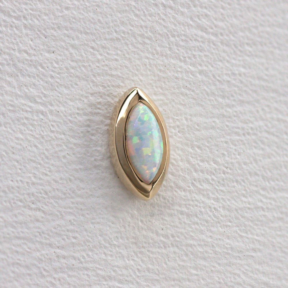 Leaf tops with synthetic opal Leaf tops with synthetic opal