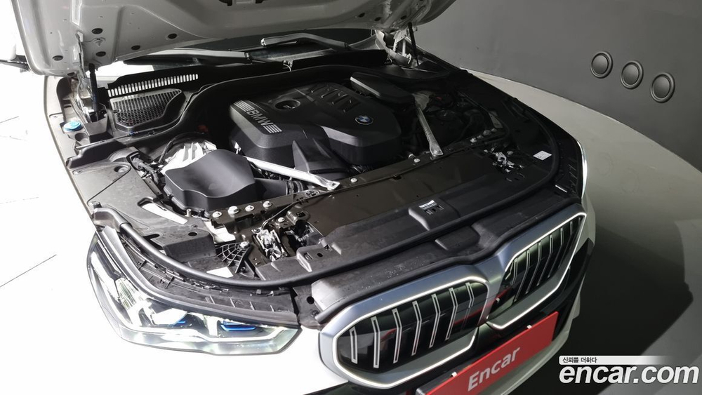 BMW 5 Series (G60) 530i xDrive M Sports (12.2023)