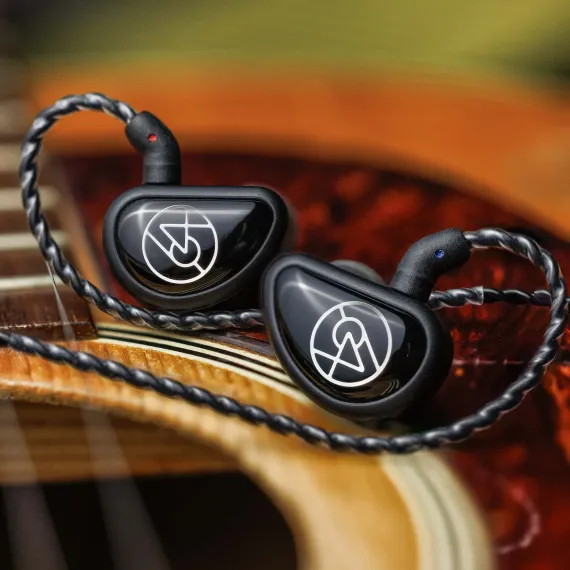64 Audio Aspire 4 Black