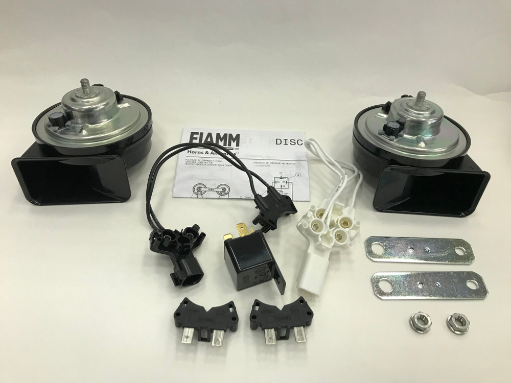 Звуковые сигналы FIAMM AM80SX 932822Z (к-т 2шт. с разъёмами Renault, GM, Ford)