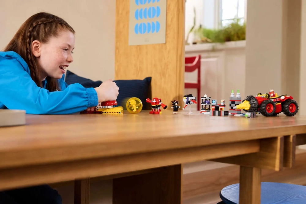 Конструктор LEGO Sonic the Hedgehog 76999 Super Sonic против Egg Drillster