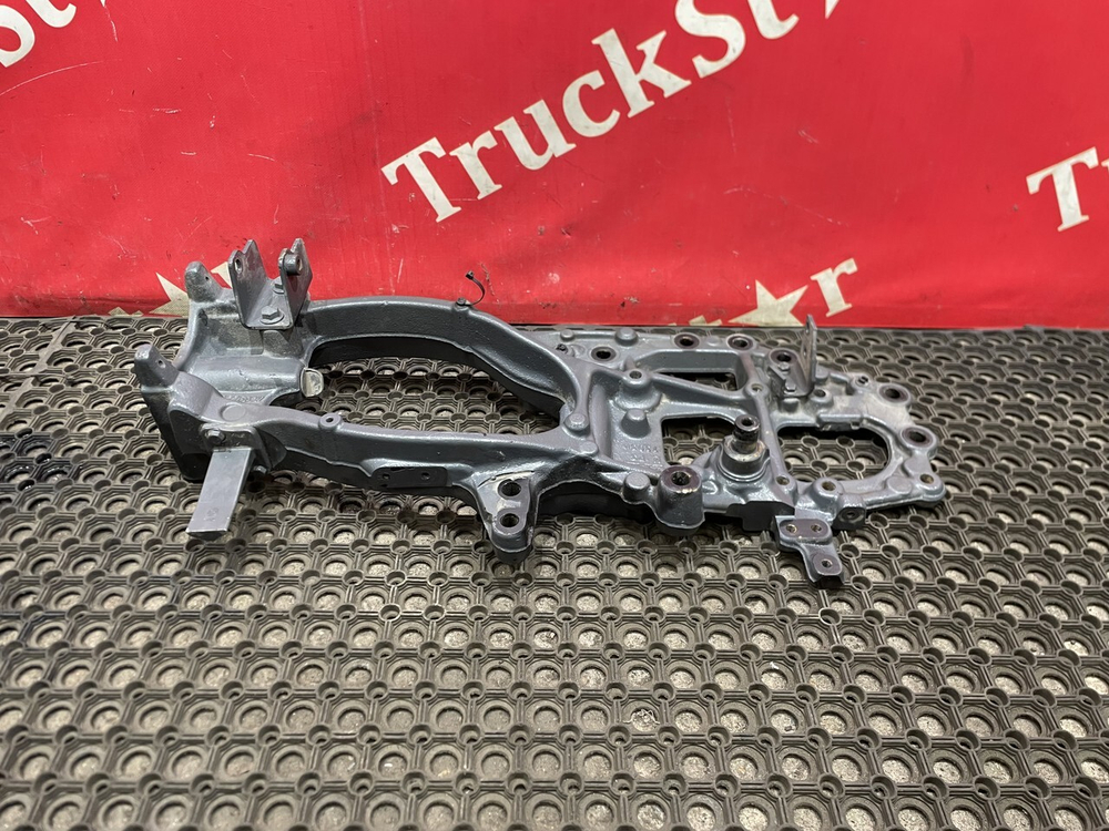 Кронштейн буксировочный правый 2023г.