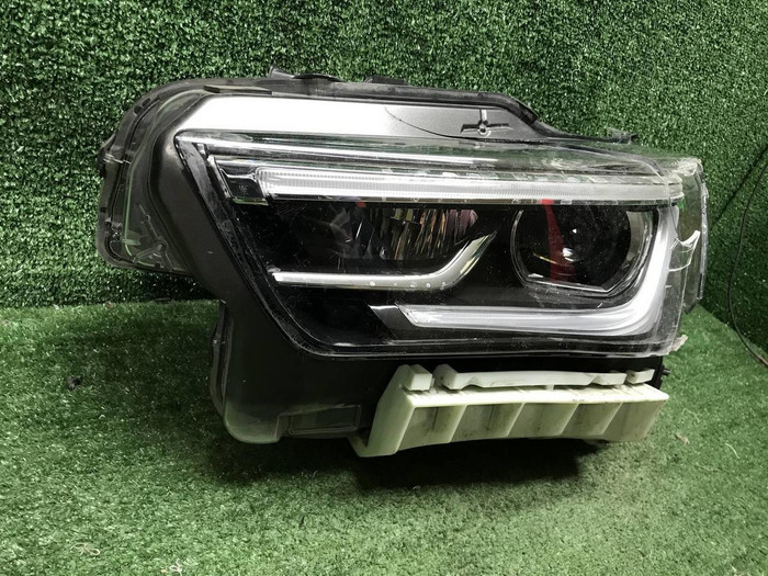 Битая Фара левая Infiniti QX80 (2017-2024) LED