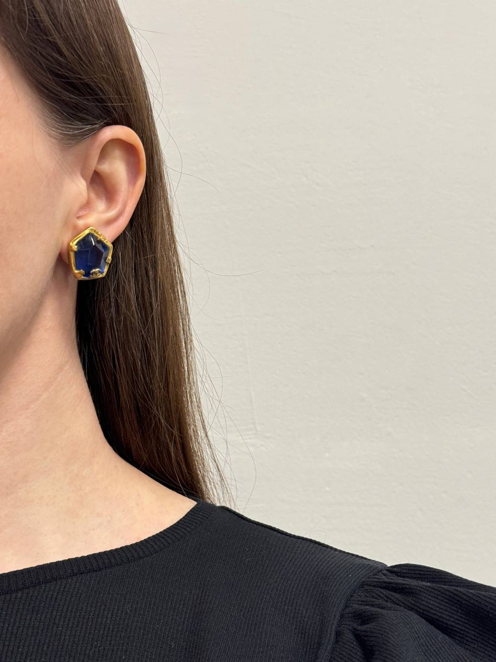 Клипсы с синими вставками Chanel