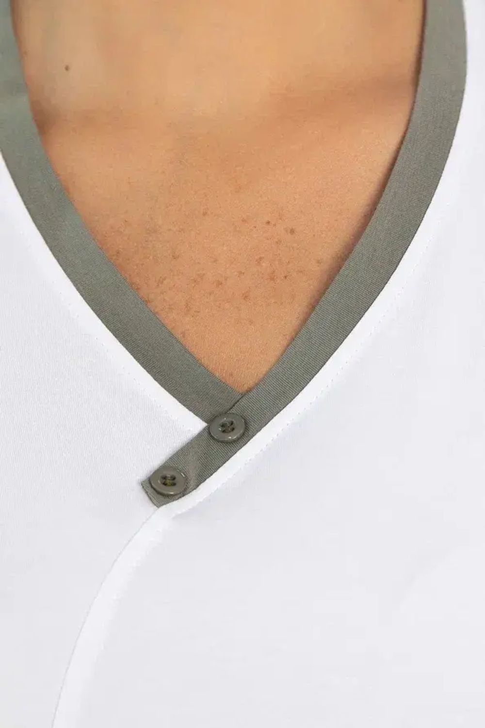 Блуза Лотус НЬЮ (белая/хаки) Б13976-20М LT Collection