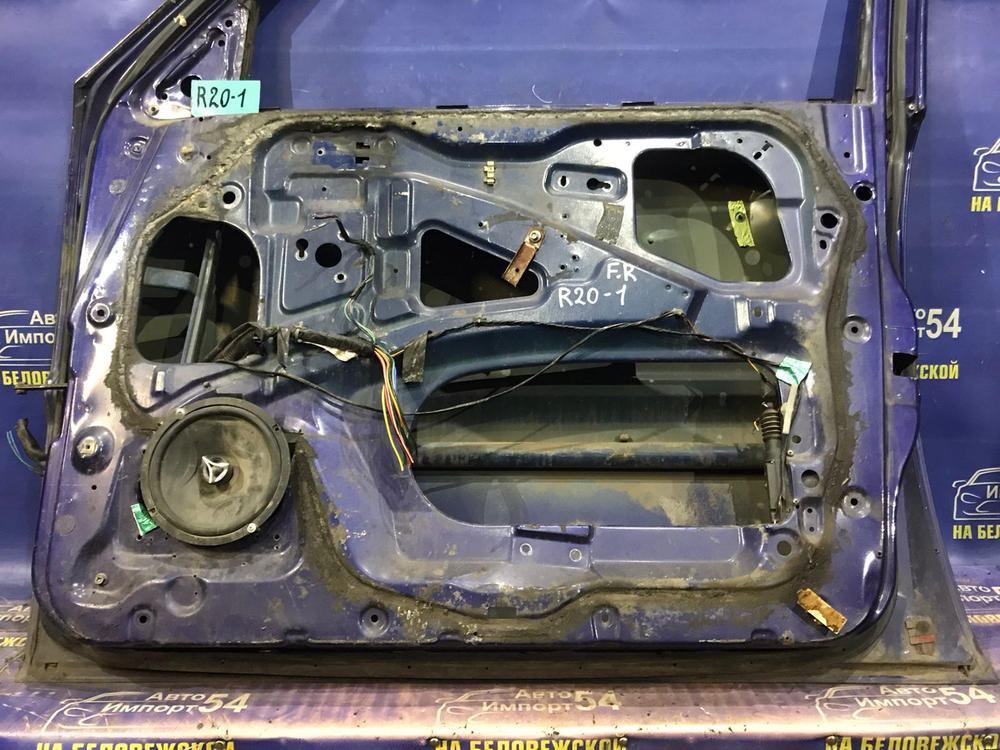Дверь передняя правая NISSAN MISTRAL 1997