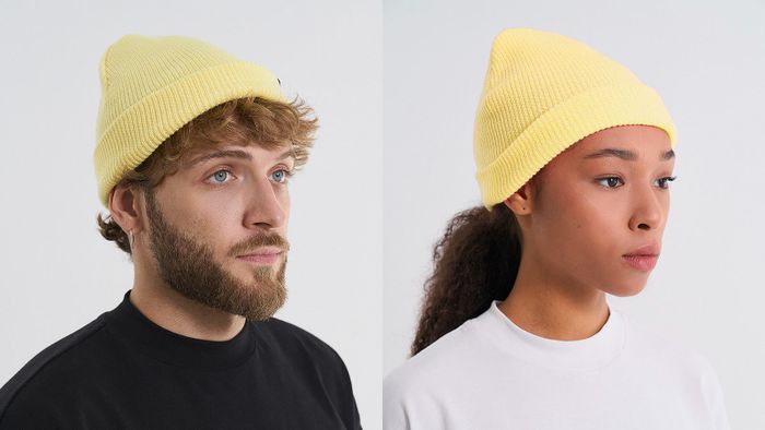 парень и девушка в шапке cool zone