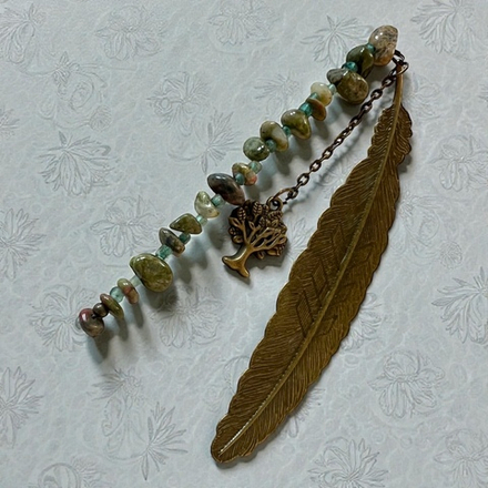 Книжная закладка. Дар гор Унака. Унакит